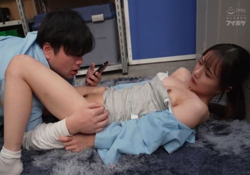 Em gái đi làm bán thời gian bị khách gian giở trò hiếp dâm Em gái đi làm bán thời gian bị khách gian giở trò hiếp dâm