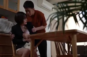 Trở về sau khi bị hấp diêm thì tiếp tục bị bố và em Anh xã chơi Trở về sau khi bị hấp diêm thì tiếp tục bị bố và em Anh xã chơi